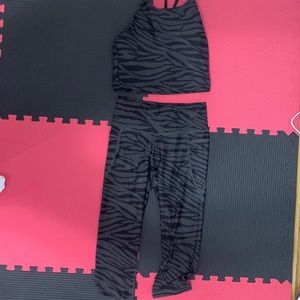 Old navy spots set, size large